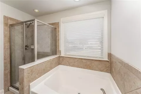 Bath - 624 East Hampton Pl, Canton, GA 30115 photo 2 of 3