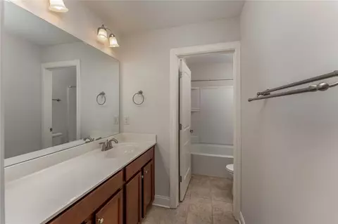 Bath - 624 East Hampton Pl, Canton, GA 30115 photo 3 of 3