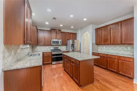 Kitchen - 624 East Hampton Pl, Canton, GA 30115 photo 2 of 2