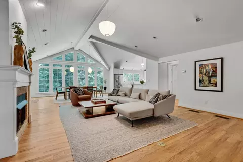 2284 Fairoaks Rd, Decatur, GA 30033
