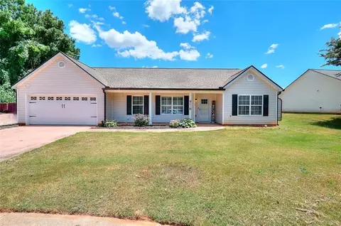 916 Rosewood Ln, Monroe, GA 30656