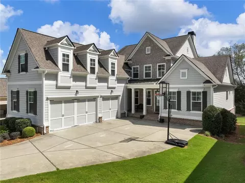 5521 Autumn Flame Dr, Braselton, GA 30517