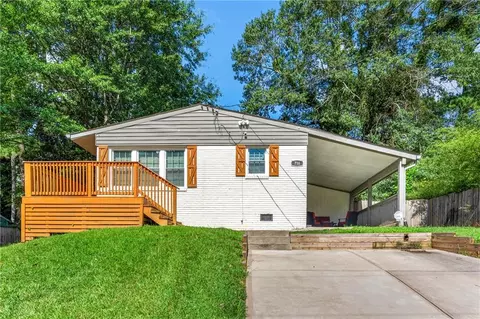 716 Amber Pl NW, Atlanta, GA 30331