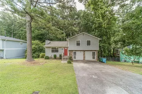 3872 Tree Bark Ln, Snellville, GA 30039