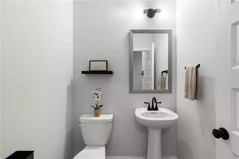 Bath - 6780 Cedar Glen Rd, Atlanta, GA 30360 photo 1 of 6