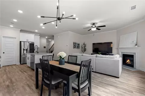 Dining - 6780 Cedar Glen Rd, Atlanta, GA 30360 photo 1 of 2