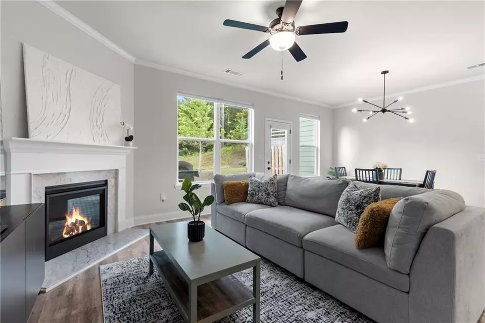 Living - 6780 Cedar Glen Rd, Atlanta, GA 30360 photo 1 of 2