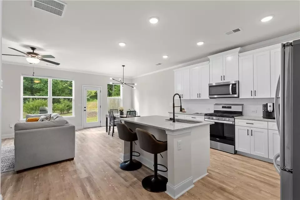 Kitchen - 6780 Cedar Glen Rd, Atlanta, GA 30360 photo 1 of 5