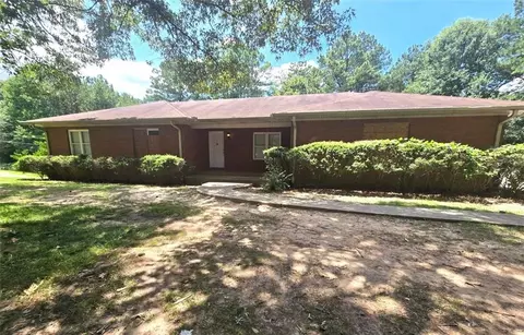 6385 Lower Dixie Lake Rd, Union City, GA 30291