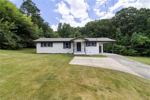 407 Blackberry Ln SE, Lindale, GA 30147