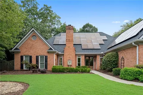 305 Wheatridge Dr, Roswell, GA 30075