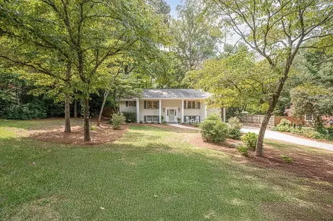 9830 La View Cir, Roswell, GA 30075