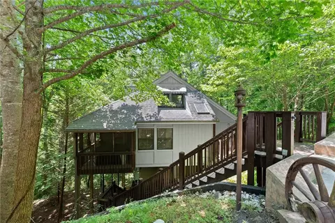 17 Dach Bruecke Gasse, Helen, GA 30545
