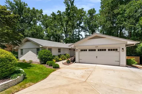 1209 Pinehurst Cir SE, Smyrna, GA 30080