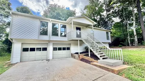 5798 Stonehaven Dr NW, Kennesaw, GA 30152
