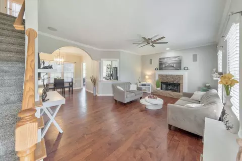1019 Walnut Creek Dr, Woodstock, GA 30188