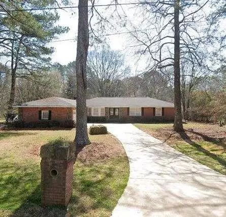 10219 N Dinah Cir N, Covington, GA 30014