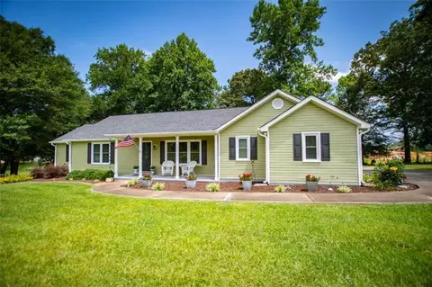 200 Gold Dust Trl, Carrollton, GA 30117