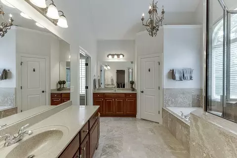 Bath - 1812 Tobey Rd, Chamblee, GA 30341 photo 3 of 3