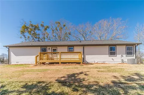 Exterior - 2741 Pierce Rd, Gainesville, GA 30507 photo 8 of 10