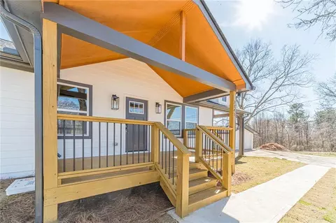 Exterior - 2741 Pierce Rd, Gainesville, GA 30507 photo 5 of 10