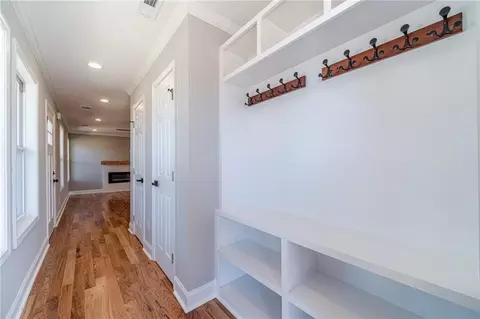 Entry Way - 2741 Pierce Rd, Gainesville, GA 30507 photo 2 of 3
