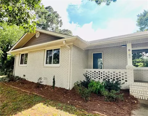 4306 Lake Forest Dr, Oakwood, GA 30566