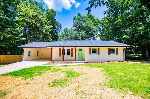 385 W Barbara Ln, Carrollton, GA 30117