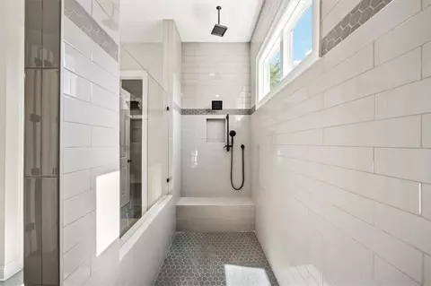 Bath - 302 Mcdaniel Pl, Canton, GA 30115 photo 3 of 7