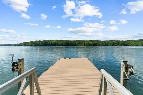 5008 Dianne Dr SE, Acworth, GA 30102