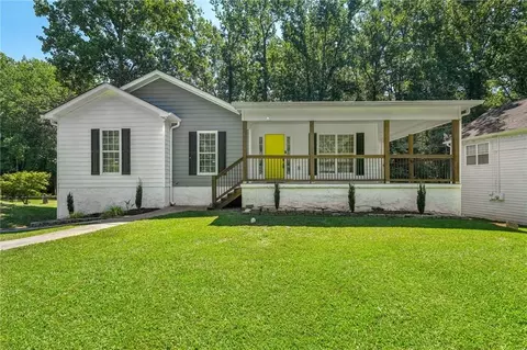 6111 Pine Cone Ln, Austell, GA 30168