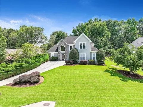 1054 Avery Creek Dr, Woodstock, GA 30188