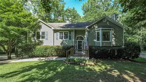 171 Deerfield Ln, Carrollton, GA 30116