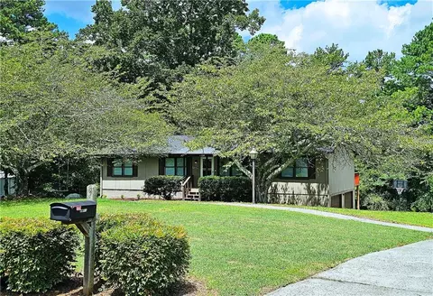 6683 Kellogg Dr, Acworth, GA 30102