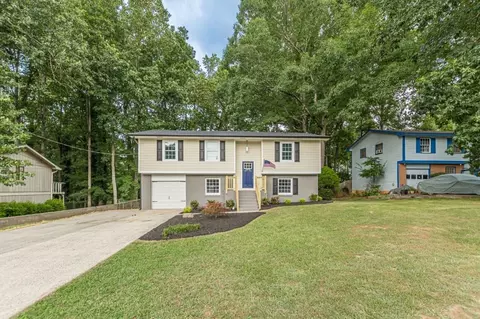8878 Raven Dr, Jonesboro, GA 30238