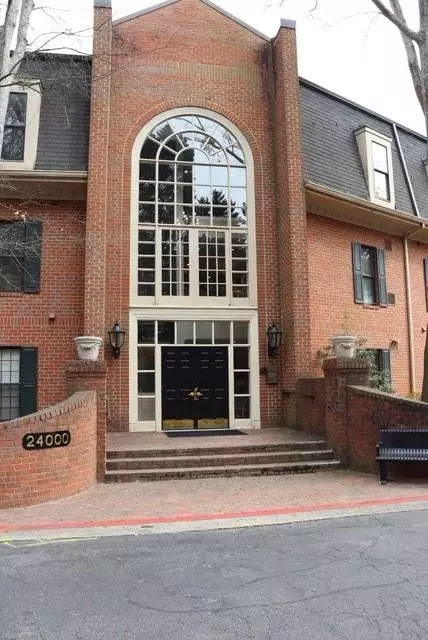 24317 Plantation Dr NE #317, Atlanta, GA 30324