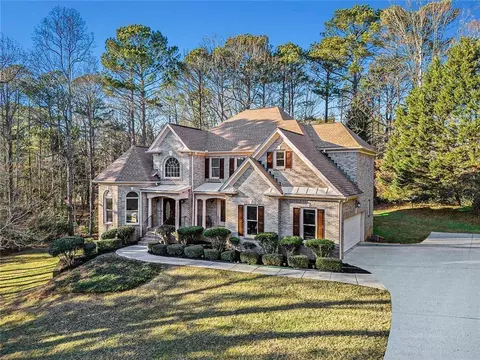 6614 Club View Ct, Flowery Branch, GA 30542