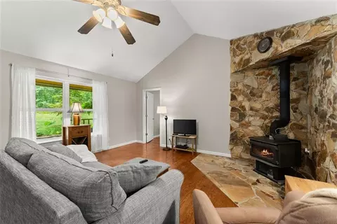 Living - 758 Sutton Mill Rd, Clarkesville, GA 30523 photo 1 of 2