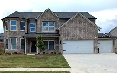 375 Rodeo Dr, Auburn, GA 30011