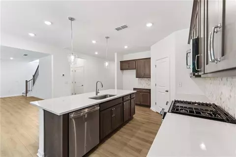 Kitchen - 402 Silverleaf Trl, Bethlehem, GA 30620 photo 7 of 7