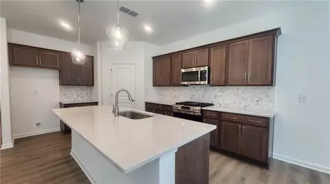 Kitchen - 402 Silverleaf Trl, Bethlehem, GA 30620 photo 1 of 7