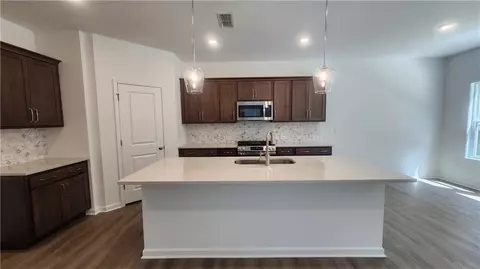 Kitchen - 402 Silverleaf Trl, Bethlehem, GA 30620 photo 2 of 7