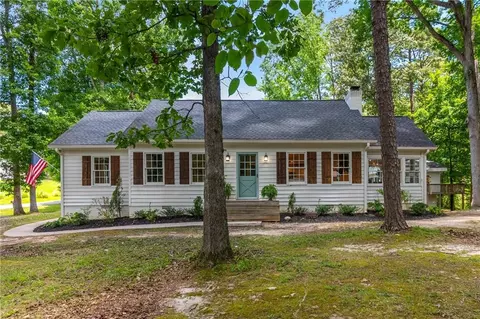 5173 Sugar Ridge Dr, Buford, GA 30518
