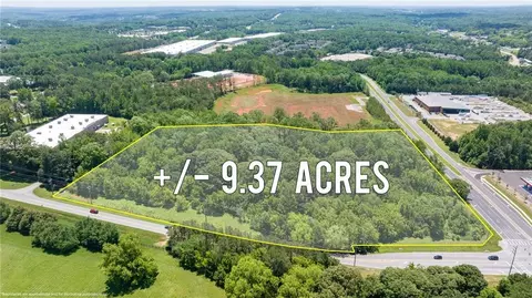 4611 Thurmon Tanner Pkwy, Flowery Branch, GA 30542