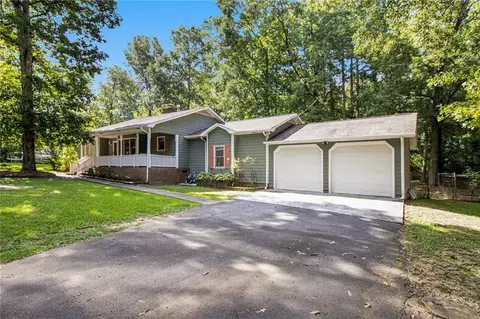 130 Lexington Dr NE, Calhoun, GA 30701