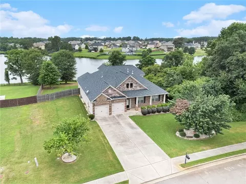 9054 Dawes Xing, Mcdonough, GA 30252