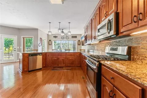 Kitchen - 1401 Rainey Rd, Temple, GA 30179 photo 3 of 4