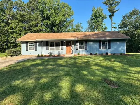 131 Longstreet Cir, Oxford, GA 30054