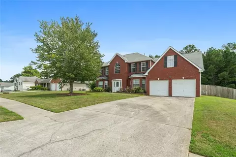 Exterior - 977 Tara Bnd, Hampton, GA 30228 photo 4 of 5