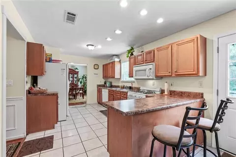 Kitchen - 977 Tara Bnd, Hampton, GA 30228 photo 2 of 2